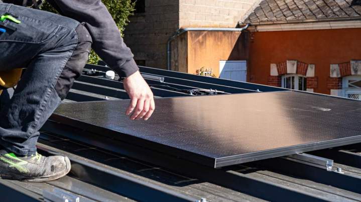 Nous garantissons une installation professionnelle de panneaux photovoltaïques.